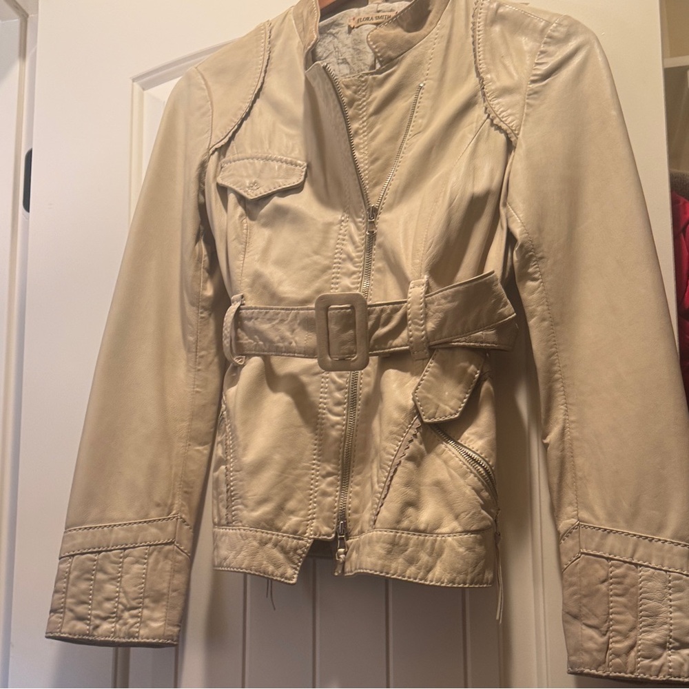 Elegant Beige Lamb skin leather & suede collar Jacket for Women size 4 Petite